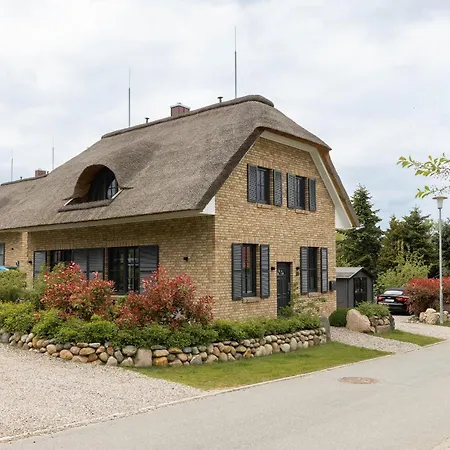 Reetdachhaus Nautilus Holiday home *